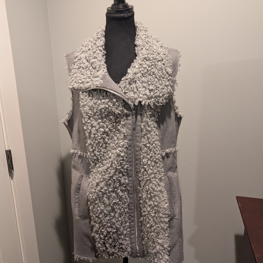 Kensie Women's Textured Gray Vest
